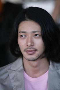 男明星中谁留长发最帅,谁是最帅男明星？